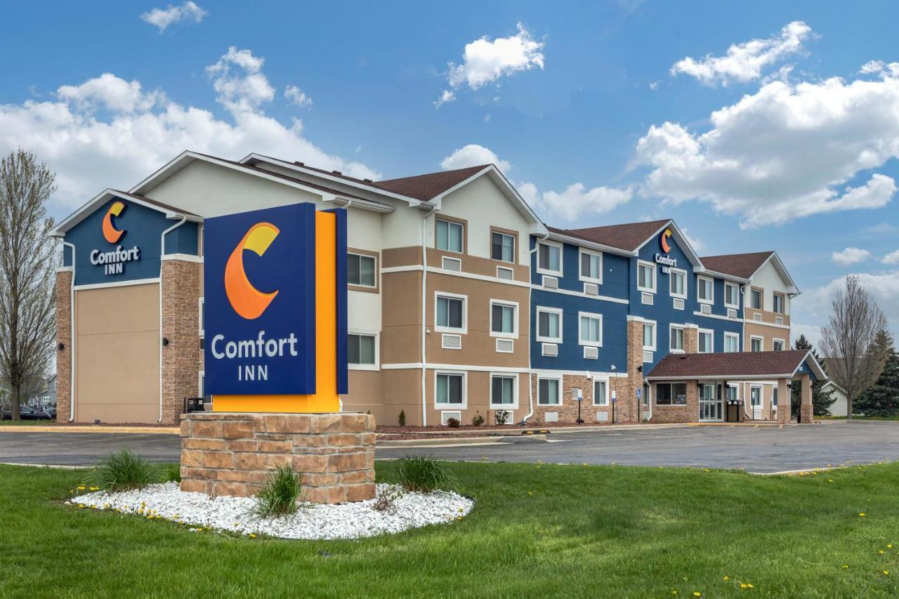 Comfort Inn Mount Pleasant - Racine Bagian luar foto
