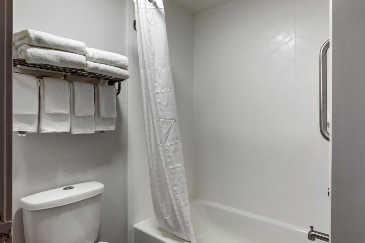 Comfort Inn Mount Pleasant - Racine Bagian luar foto