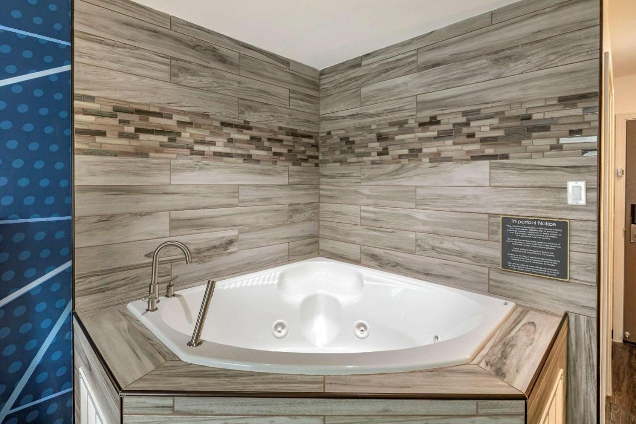 Comfort Inn Mount Pleasant - Racine Bagian luar foto