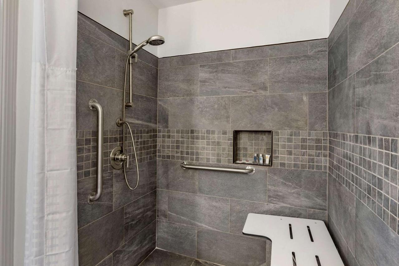 Comfort Inn Mount Pleasant - Racine Bagian luar foto